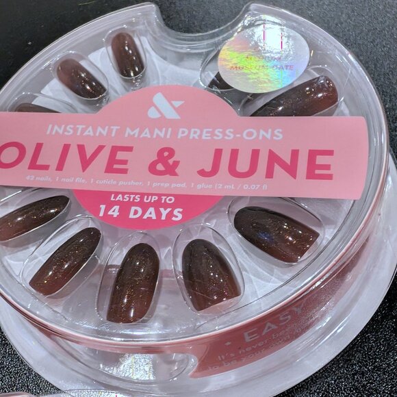 Set of Four (4) NEW Mani Press-On Sets from Olive & June - Picture 10 of 11